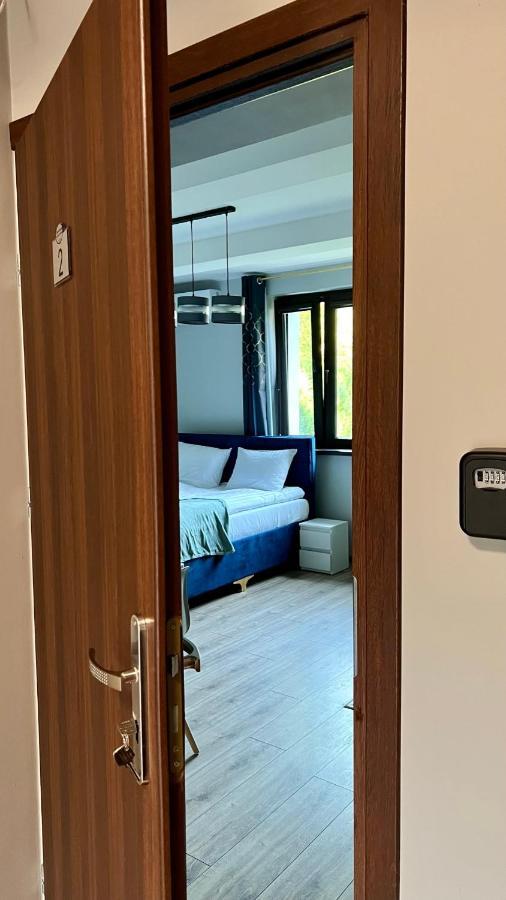 Aparthotel W Dolinie Stawow Zator By Housine Las Экстерьер фото
