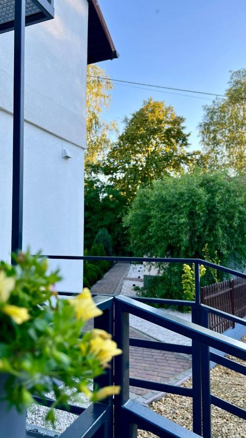Aparthotel W Dolinie Stawow Zator By Housine Las Экстерьер фото