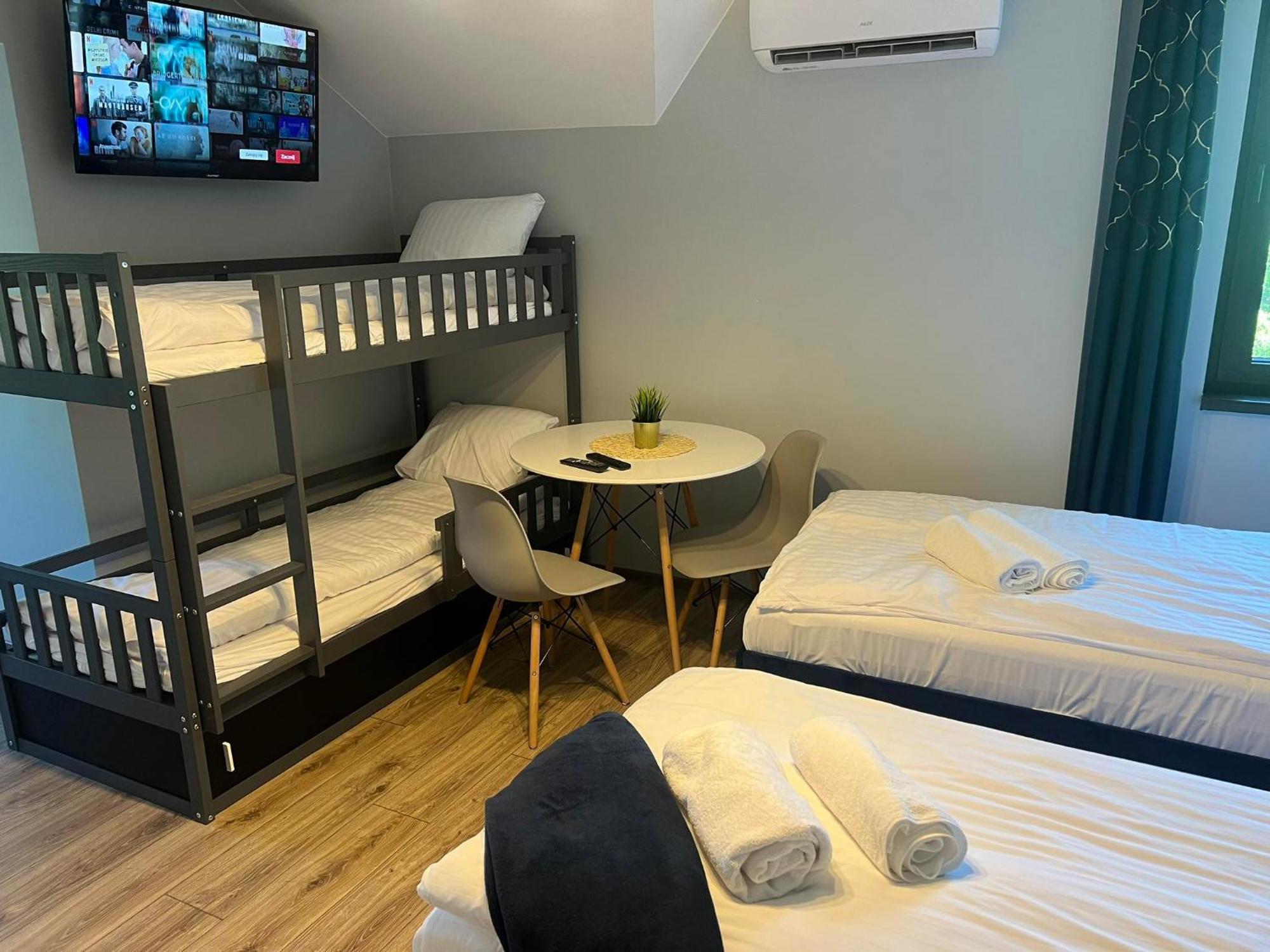 Aparthotel W Dolinie Stawow Zator By Housine Las Номер фото